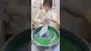 Making Chinese hand-painted fans, half natural, half artificial. #painting #art #diy