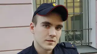 Школьник и новая форма.