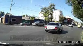 Ростовские маршрутки продолжают ездить на красный сигнал светофора