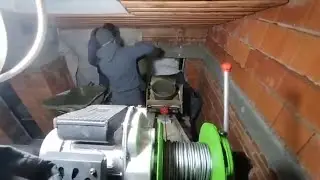 Бетононасос не заехал! Поднимаем малой механизацией!