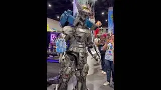 Day 1 working for Bandai and Toho Godzilla at San Diego Comic Con doing meet n greet