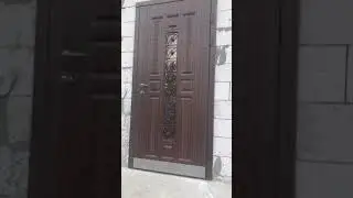 Входная дверь в частный дом (термомост)
