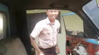 Viral!Joget sambil keluar dari mobil