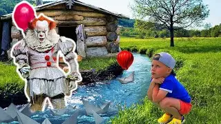 ШКОЛЬНИКИ убегают от КЛОУНа ПЕННИВАЙЗа в реальной жизни! 