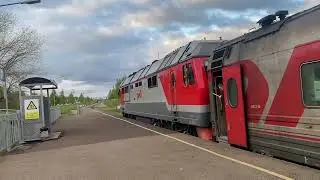 Тепловоз ТЭП70БС - 285 с пригородным поездом Нижнекамск — Ижевск