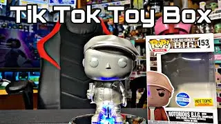 Unboxing the Notorious B.I.G with Champagne “5000 Piece Limited Edition” Funko Pop from Hot Topic!