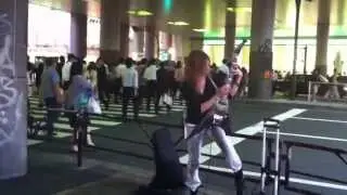 GYZE Ryoji  Shibuya Street Guitar
