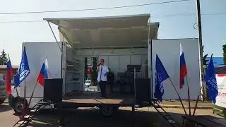 Баркалов Иван поддержал наших солдат, участвующих в СВО и исполнил для них трогательную песню.