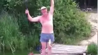 Василий ловит карпа