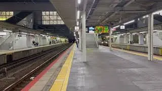停止位置を知らせるためにMHカットを吹鳴する丹波路快速