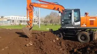 Hitachi Zaxis 170W Lastikli Ekskavatör İle Cevre Düzenlemesi Yapıyor Ustamız