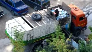 Мусоровоз КАМАЗ. KAMAZ garbage truck