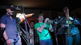 VACЯ  CLUB   "Десь у плавнях"