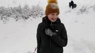 Ох уж эти горки трамплины )) катаемся на ватрушках с высокой горки на Водокачке )