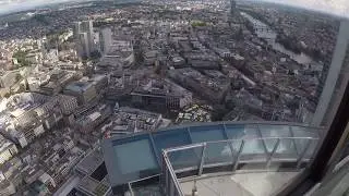Вид с башни Main Tower во Франкфурте на Майне, Германия. Высота 200 метров!