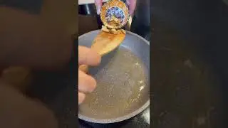 Быстрые чесночные гренки на сковороде #олявполе #рецепты #гренки #чесночныегренки #еда #оляготовит