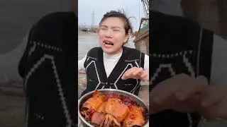 #shorts zach choi spicy seafood songsong and ermao tiß║┐ng viß╗çt fire noodles with spam