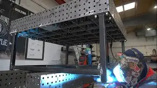 FABRICACION DE MESA PARA BRAZO ROBOTICO, COBOT