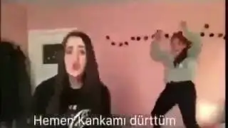 Yolda Yakışıklı Gördüm