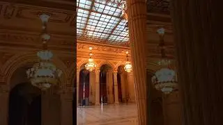 Впечатляющий по размерам зал. Где это он?  