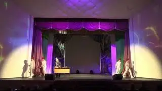 Новогодний спектакль "Шел по городу волшебник"