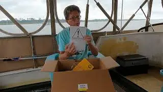 Unboxing Garmin GPSMap 1243xsv