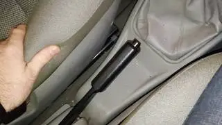Подтягиваем трос ручника на Калине 1