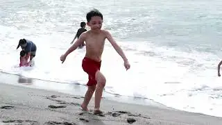Cousins | Beach bonding