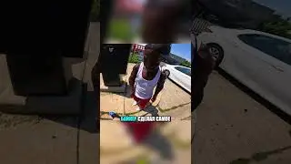 A biker accidentally met a friend at a traffic light. (Author: @brian636)