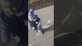 Малыш гуляет