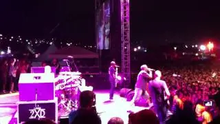 Descendents Live at FYF Fest 9/3/11 Suburban Home and Clean Sheets