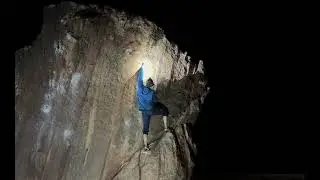 Clam Bumper (V3/4) - Tall Beta: Red Rocks bouldering [Pfiff]