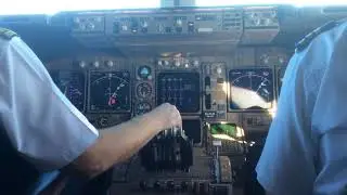 ТРАНСАЭРО: Рейс UN-2017 в Симферополь 04.10.2015. Вид с кабины BOEING-747, полет и посадка