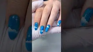 Летний маникюр витражами☁️ 