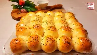 Easy Homemade Honey Cheddar Cheese Buns