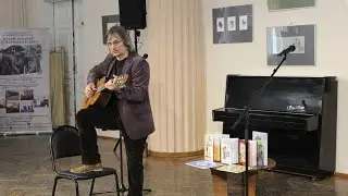 Игорь Жуков на книжной ярмарке