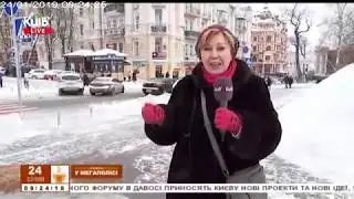 ПРИБИРАННЯ СНІГУ В СКВЕРІ БІЛЯ ЗОЛОТИХ ВОРІТ