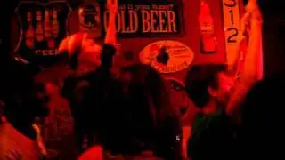 Girl, You Shake So Well (Live) - Into the Glory