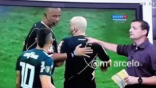 Claramente teve interferência externa no jogo palmeiras x Corinthians