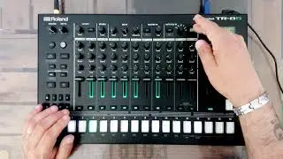 Colors : Dub Techno w/TR8S