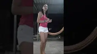 Dançando sozinha