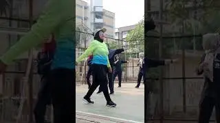Senam aerobik gaya bebek
