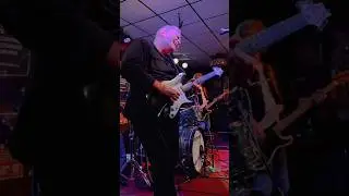 Here is some of “Oh That Bitches Brew” from the 1st set last night #philipsayce #prsguitars