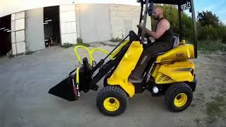 Helper 300pro Mini Front Loader, Breakaway