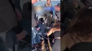 Парень бросился в замерзшее озеро, чтобы спасти собаку