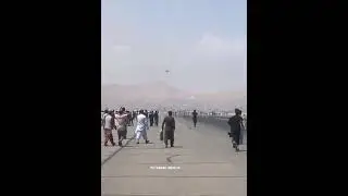 People are falling from aeroplane