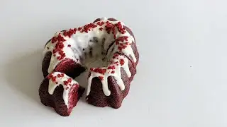 [Recipe] Red Velvet Heart Bundt Cake | With Cream Cheese Filling & Glaze