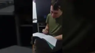 Домашнее задание по английскому, большие женшины. Ржал до слез.