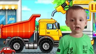 Тема и мама собирают машинку Грузовичок Детское видео про игру конструктор Про машинки