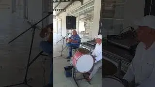 Hadi Çıkta Gel